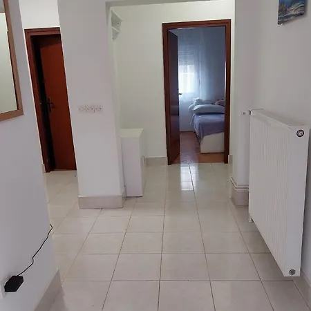 Ana Apartment *